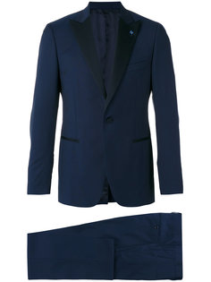 строгий костюм Lardini