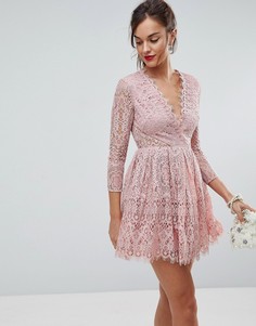 Кружевное платье мини для выпускного с длинными рукавами ASOS - Розовый