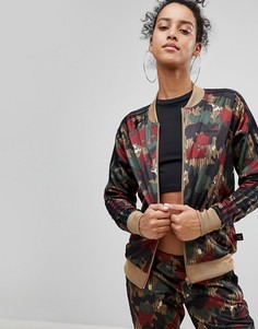 Камуфляжная спортивная куртка adidas Originals X Pharrell Williams - Мульти