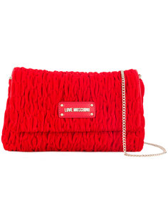 фактурная сумка на плечо с фирменной бляшкой Love Moschino