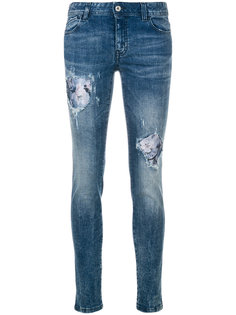 джинсы кроя слим с заплатками Just Cavalli