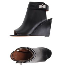 Сандалии Givenchy