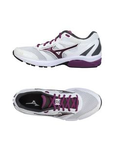 Низкие кеды и кроссовки Mizuno