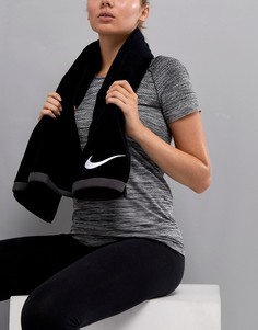 Большое полотенце Nike Fundamental - Черный