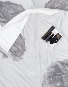 Одеяло с пиксельным принтом роз Karl Lagerfeld - Мульти