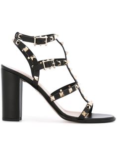 босоножки Valentino Garavani Rockstud  Valentino