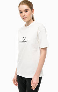 Футболка с вышитым логотипом бренда Fred Perry