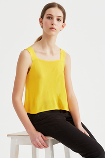 Элегантный топ приталенного кроя MIRSTORES