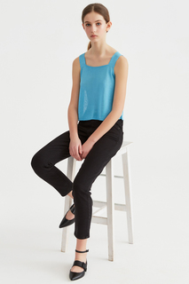 Элегантный топ приталенного кроя MIRSTORES