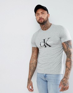 Серая футболка с логотипом и круглым вырезом Calvin Klein - Серый