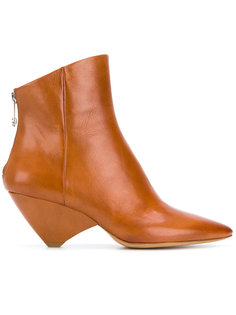 geometric-heel pointed boots Maison Margiela