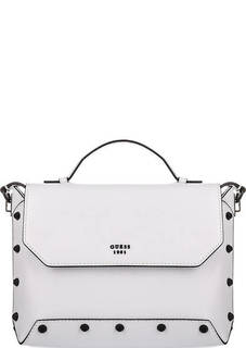 Сумка белого цвета с металлическим декором Guess