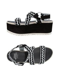Сандалии Stuart Weitzman