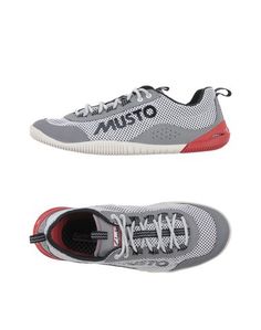 Низкие кеды и кроссовки Clarks