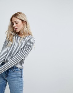 Свободная футболка в полоску New Look - Серый