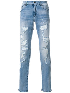 джинсы с рваным эффектом и заплаткой с леопардом  Dolce &amp; Gabbana