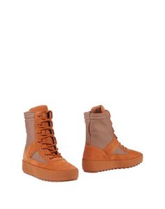 Полусапоги и высокие ботинки Yeezy