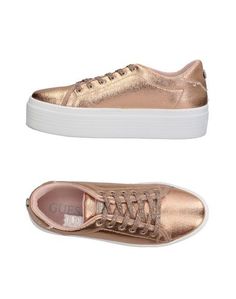 Низкие кеды и кроссовки Guess