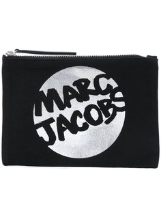 клатч с принтом логотипа Marc Jacobs