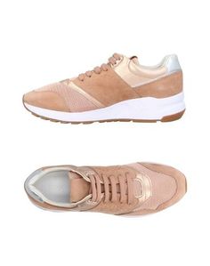 Низкие кеды и кроссовки Geox