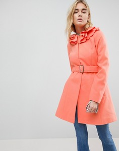 Короткое приталенное пальто с воротником-оборкой ASOS - Розовый