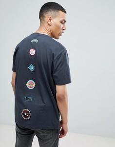 Свободная футболка с принтом нашивок на спине ASOS - Серый