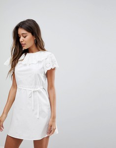 Платье с вышивкой ришелье на воротнике и рукавах Fashion Union - Белый