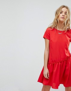 Свободное платье с асимметричным краем Glamorous - Красный