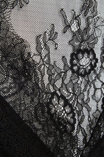 Черное кружевное платье Diane von Furstenberg