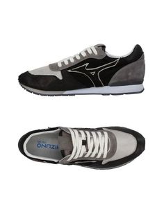 Низкие кеды и кроссовки Mizuno