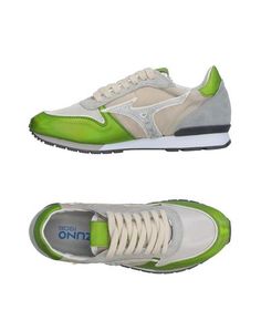 Низкие кеды и кроссовки Mizuno