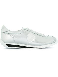 Medusa sneakers Versus