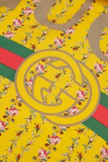 Желтый шелковый платок с цветами Gucci