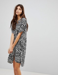 Свободное платье-рубашка с принтом Vero Moda - Черный