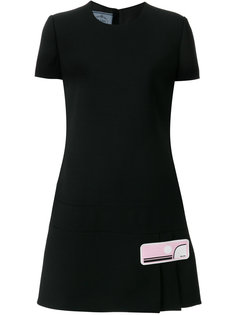 короткое платье А-образного силуэта с плиссированной деталью Prada