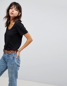Футболка с овальным вырезом и асимметричным краем ASOS - Черный