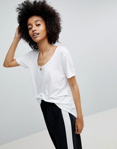 Футболка с овальным вырезом и асимметричным краем ASOS - Белый