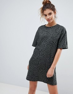 Платье-футболка с леопардовым принтом ASOS Ultimate - Мульти