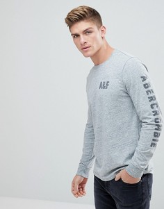 Серый лонгслив с набивкой флок Abercrombie &amp; Fitch - Серый