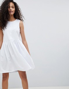 Свободное платье без рукавов на пуговицах ASOS - Белый
