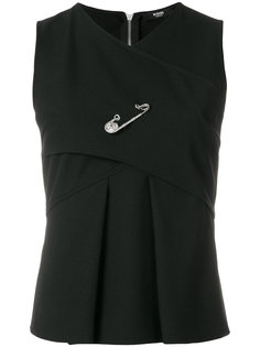 safety pin top Versus