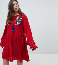 Свободное платье с ярусными рукавами и вышивкой Glamorous Curve - Красный