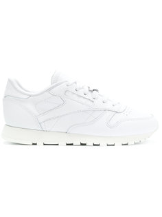 классические кроссовки  Reebok
