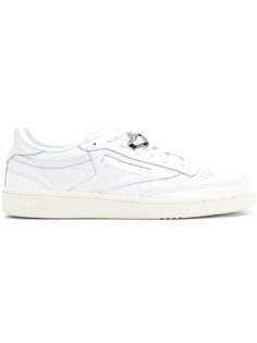 классические кроссовки  Reebok