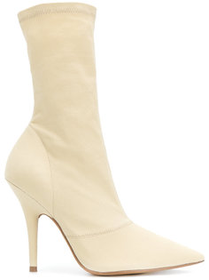 chic design boots Yeezy