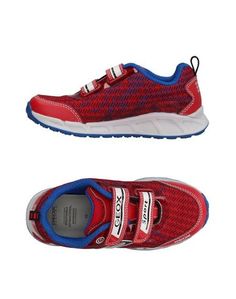 Низкие кеды и кроссовки Geox
