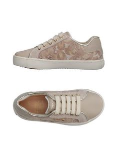 Низкие кеды и кроссовки Geox