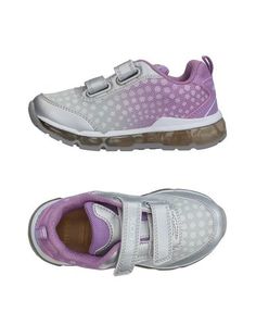 Низкие кеды и кроссовки Geox