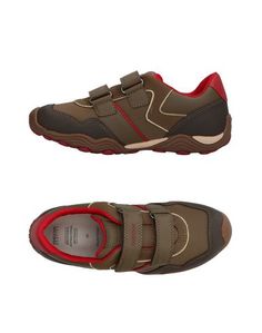 Низкие кеды и кроссовки Geox
