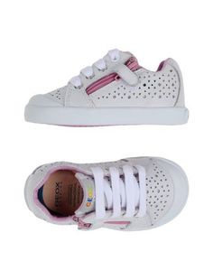 Низкие кеды и кроссовки Geox